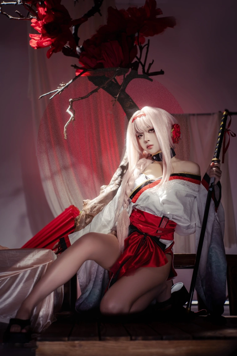 《Nikke胜利女神 暗莲》｜矢量鱼 · 30张写真
