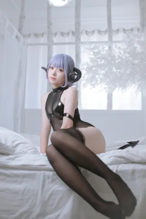 《小恶魔》｜朝霧愛 · 40张写真