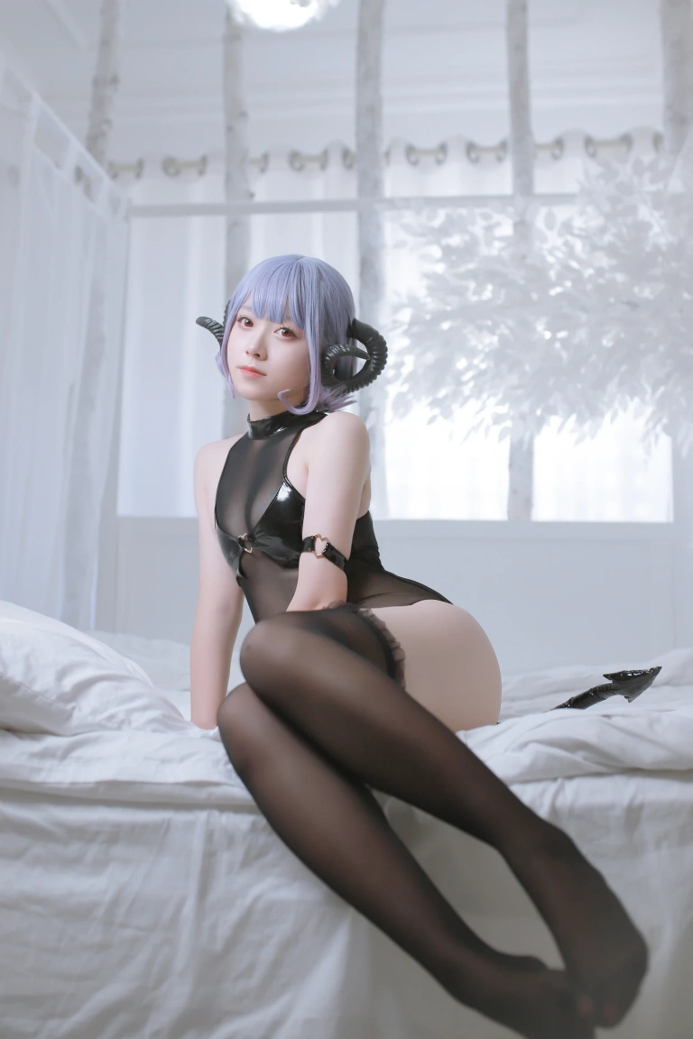 《小恶魔》｜朝霧愛 · 40张写真