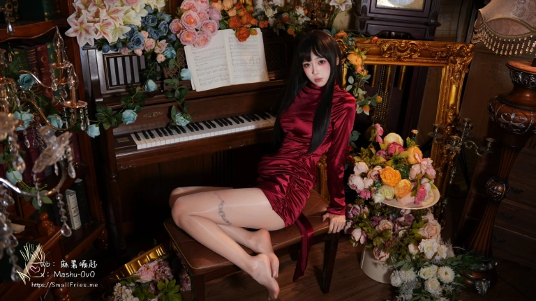 《酒红礼赞》｜麻薯好吃 · 43张写真