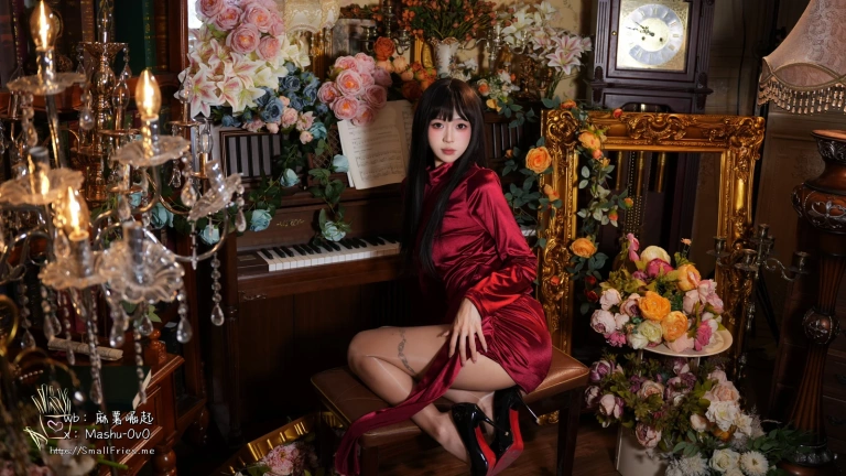 《酒红礼赞》｜麻薯好吃 · 43张写真