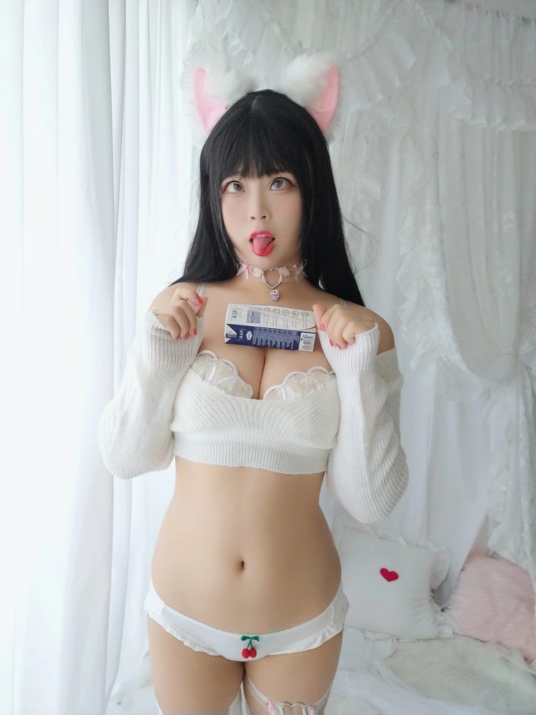 《小奶猫》｜白烨 · 64张写真、17 个视频