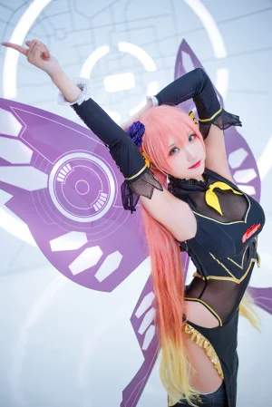 《LUKA 赛车》｜瓜希酱 · 22张写真