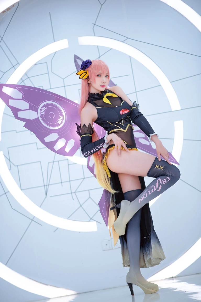 《LUKA 赛车》｜瓜希酱 · 22张写真