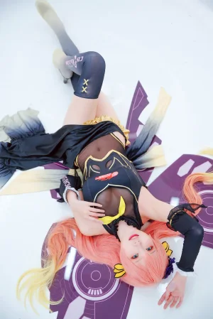 《LUKA 赛车》｜瓜希酱 · 22张写真