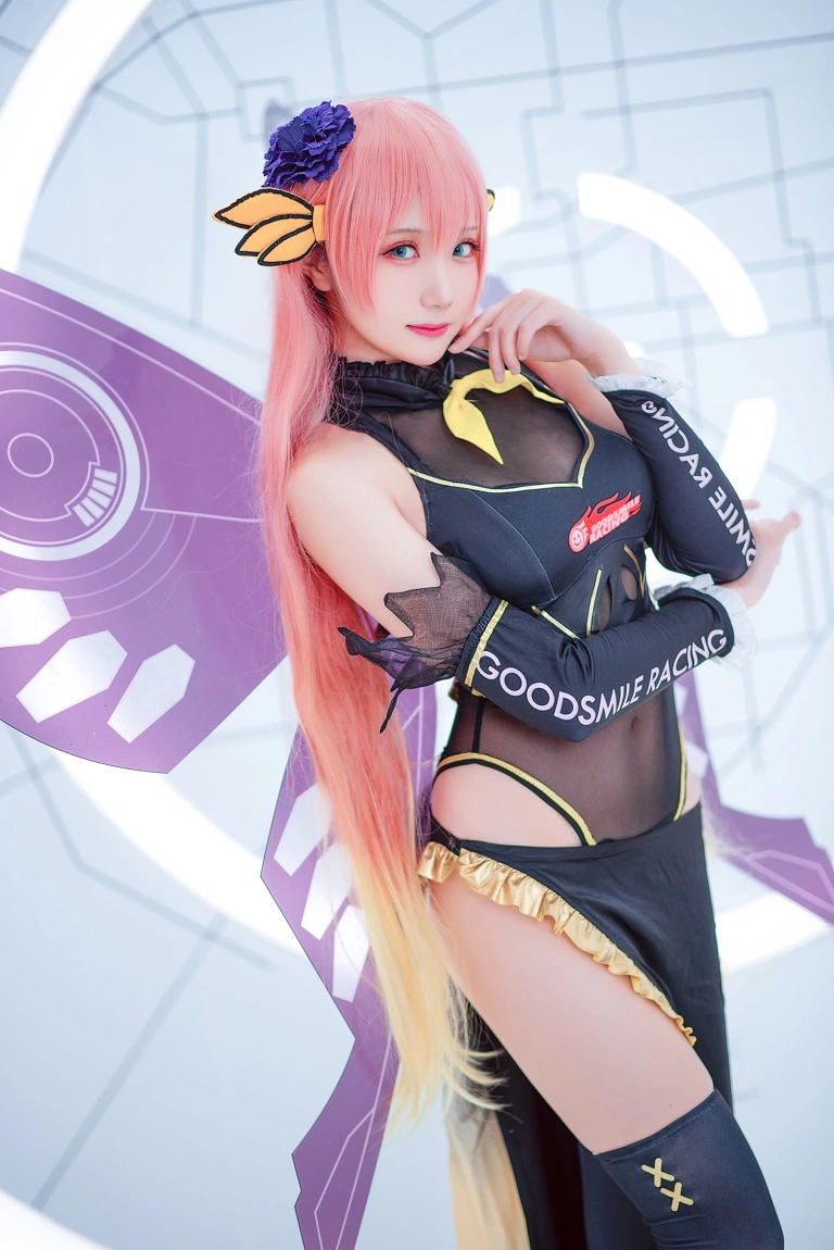 《LUKA 赛车》｜瓜希酱 · 22张写真