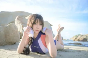 《竞技泳衣》｜抱走莫子 · 69张写真、3 个视频