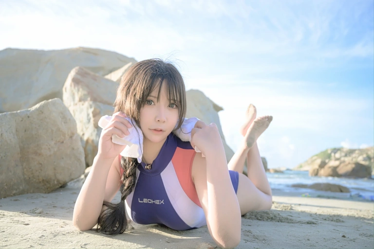 《竞技泳衣》｜抱走莫子 · 69张写真、3 个视频