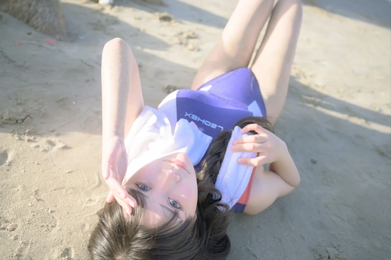 《竞技泳衣》｜抱走莫子 · 69张写真、3 个视频