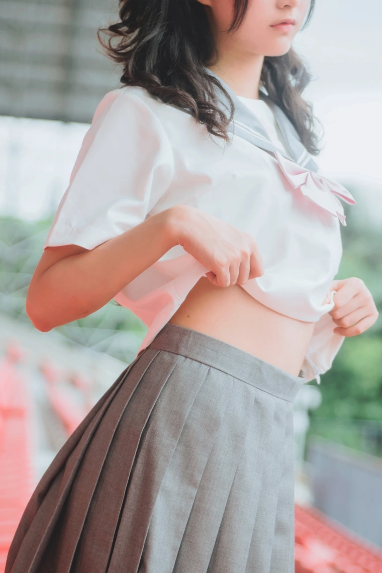 《灰色JK制服》｜木棉棉 · 38张写真