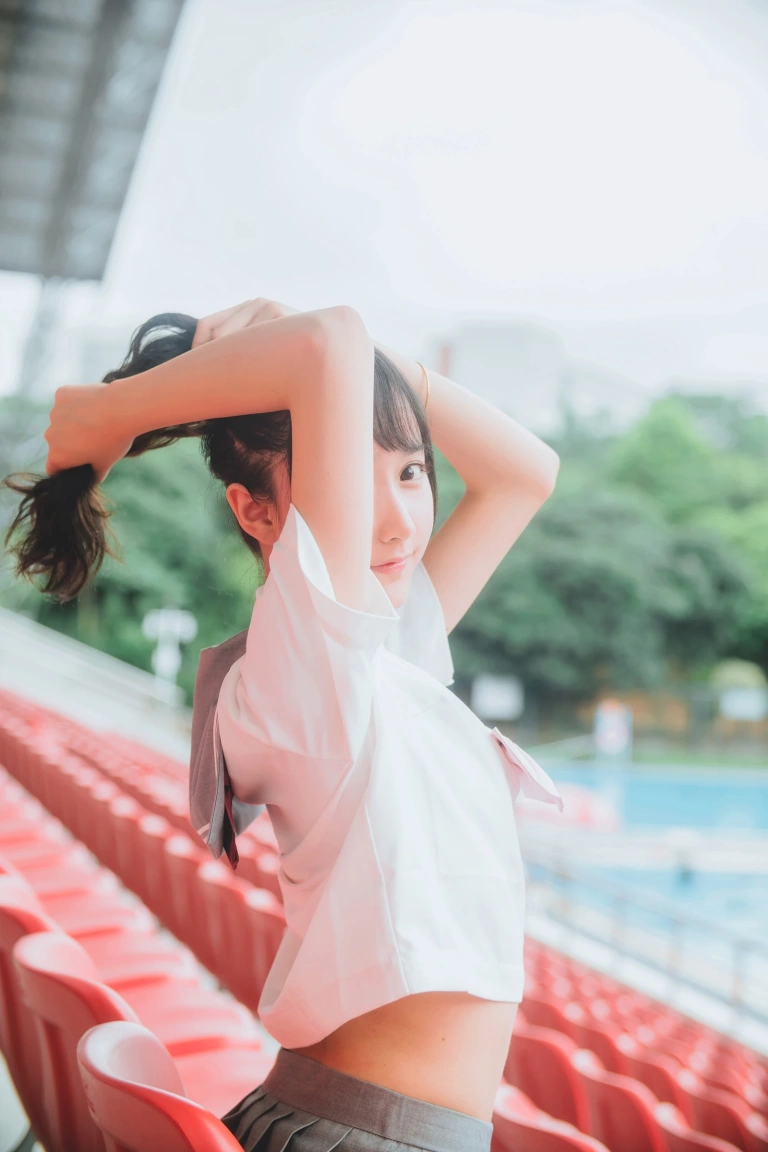 《灰色JK制服》｜木棉棉 · 38张写真