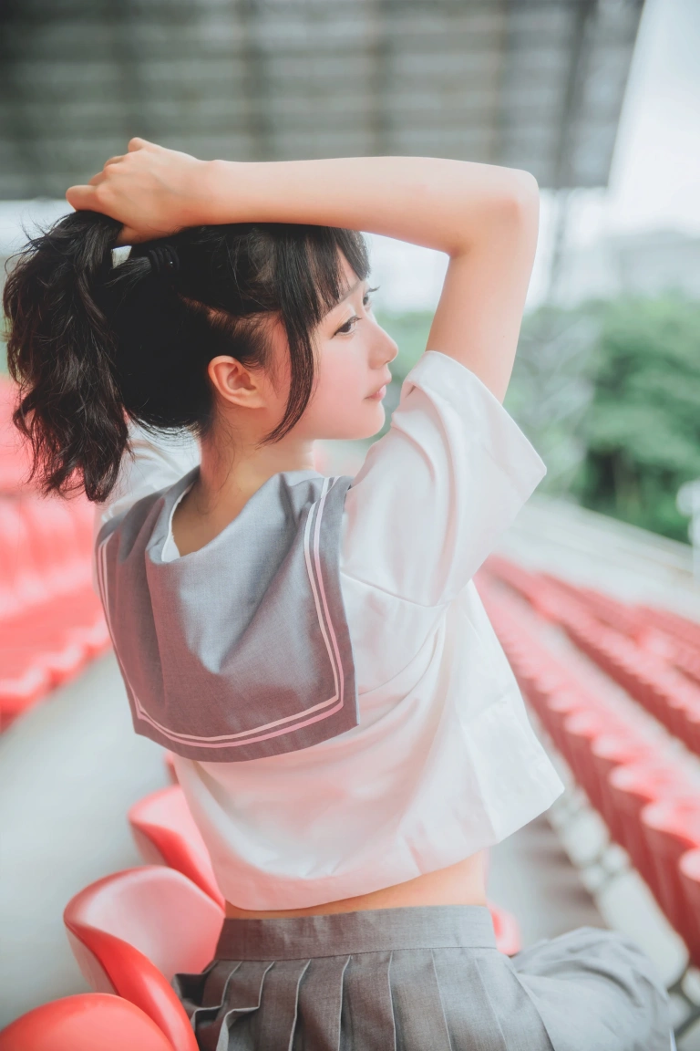 《灰色JK制服》｜木棉棉 · 38张写真