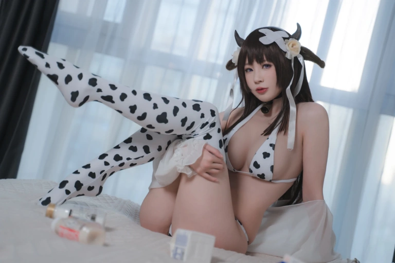 《牛牛奶牛》｜西园寺南歌 · 30张写真