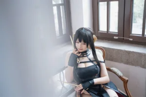 《约尔礼服+同人内衣》｜阿半今天很开心 · 53张写真
