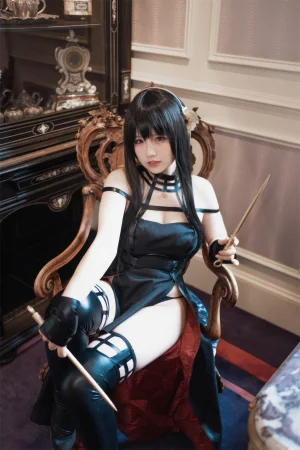 《约尔礼服+同人内衣》｜阿半今天很开心 · 53张写真