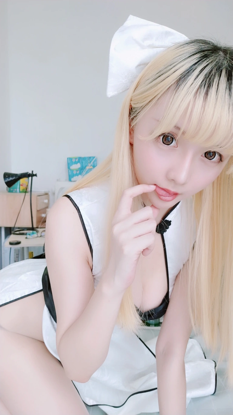 《定制 6-24 旗袍》｜星之迟迟 · 60张写真、4 个视频