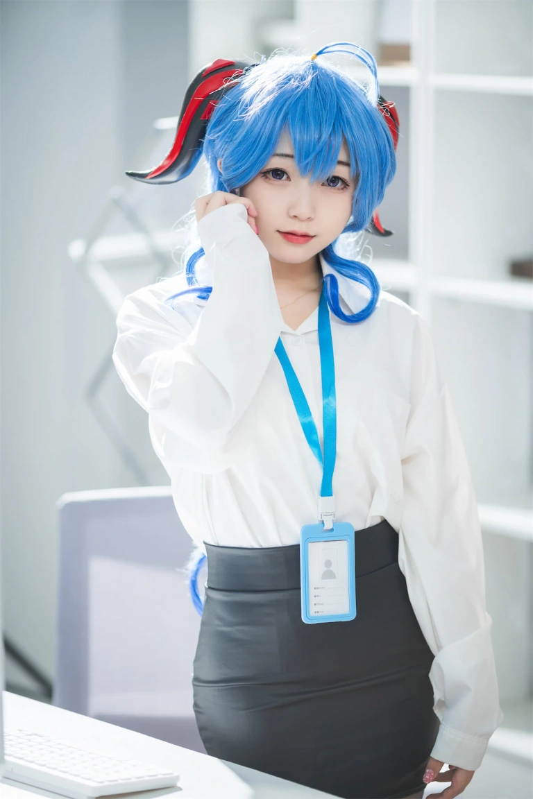 《甘雨秘书OL》｜花铃 · 93张写真