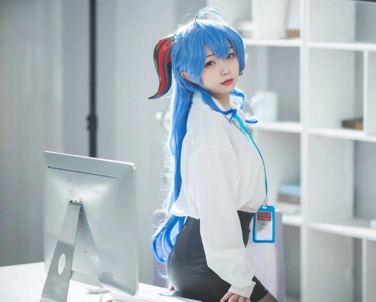 《甘雨秘书OL》｜花铃 · 93张写真