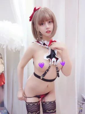 《马戏团》｜过期米线线喵 · 22张写真