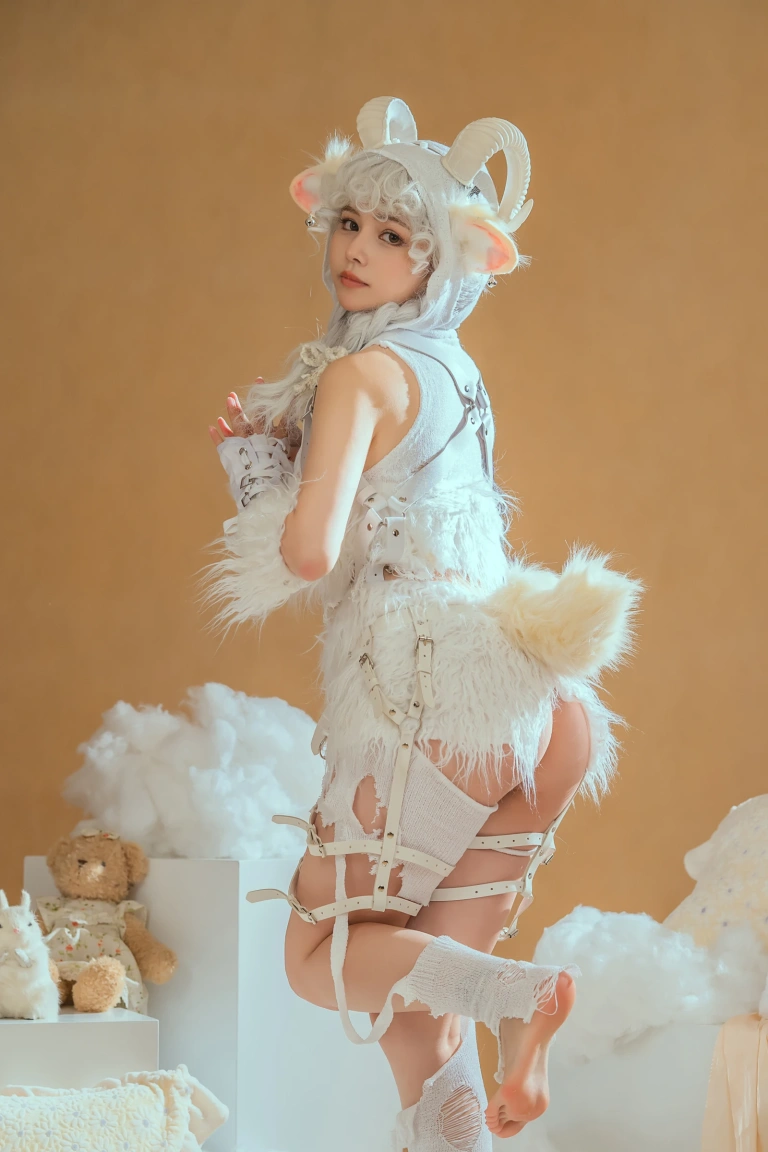 《幻想兽娘集日食 伊卡》｜七月喵子 · 22张写真