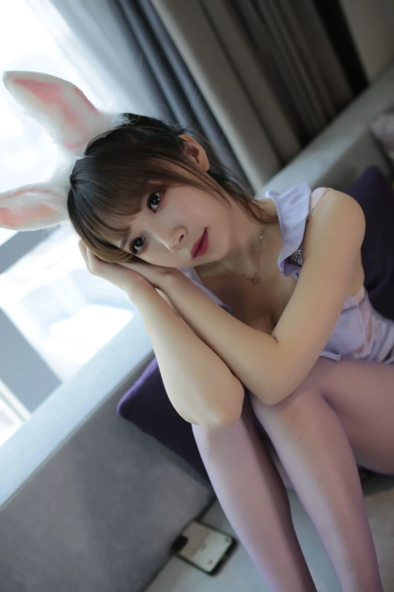 《粉紫兔兔》｜小女巫露娜 · 37张写真