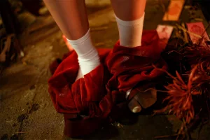 《祈福巫女》｜是三不是世 · 43张写真