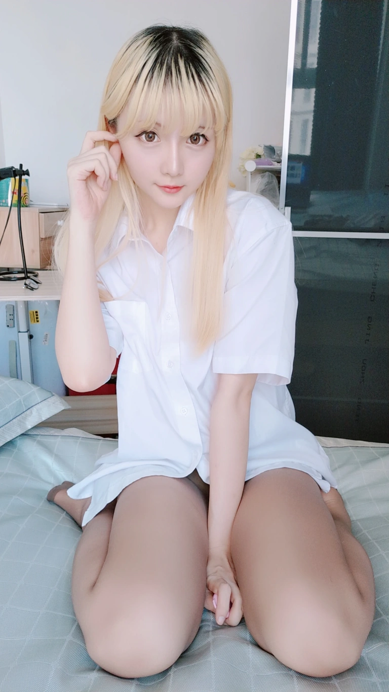 《定制 6-25 白衬衣》｜星之迟迟 · 61张写真、3 个视频