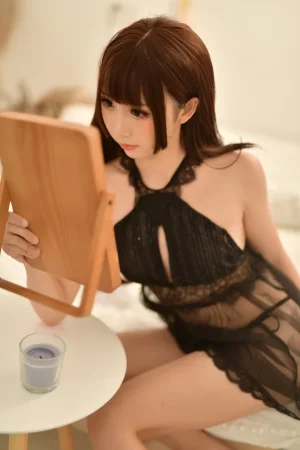 《黑色露背私房》｜面饼仙儿 · 17张写真