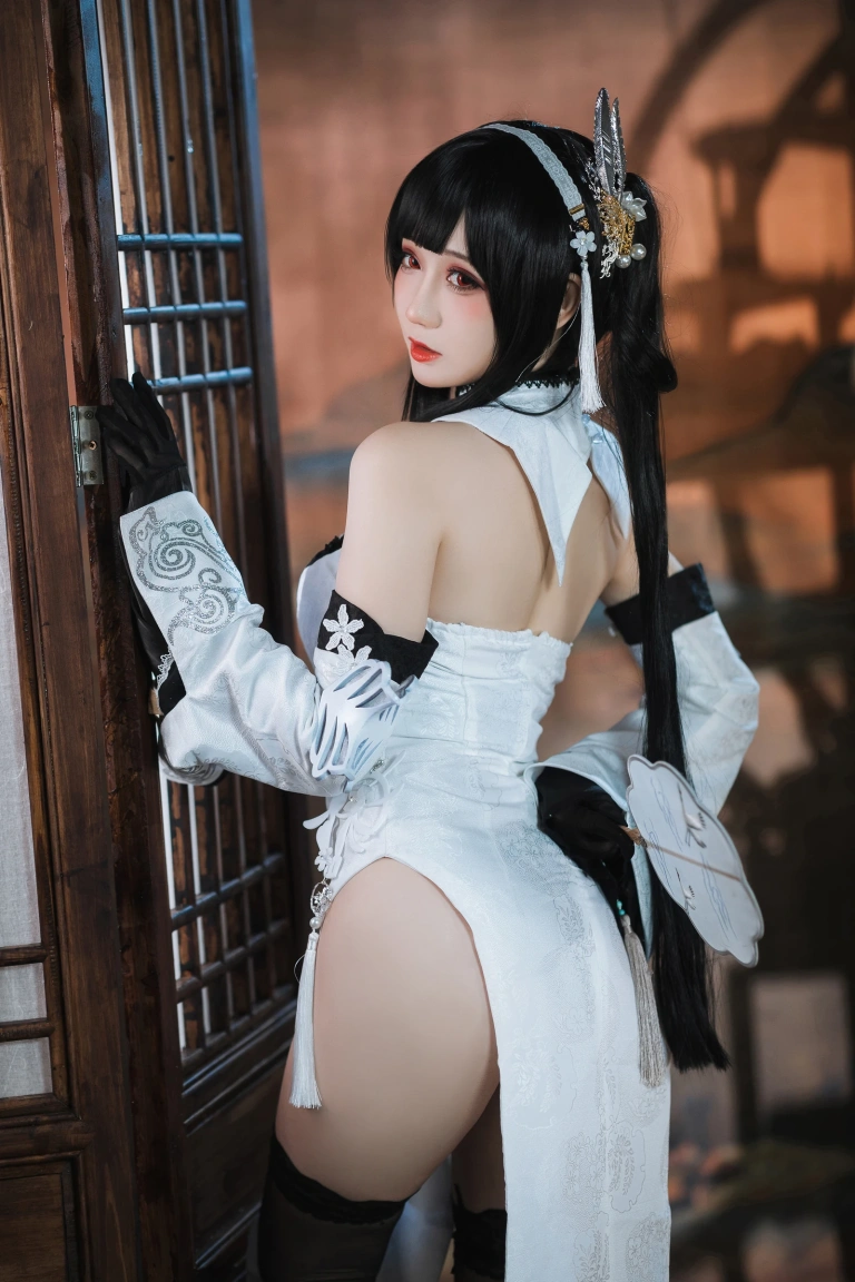 《碧蓝航线 鎮海 白黑礼服》｜焖焖碳 · 23张写真