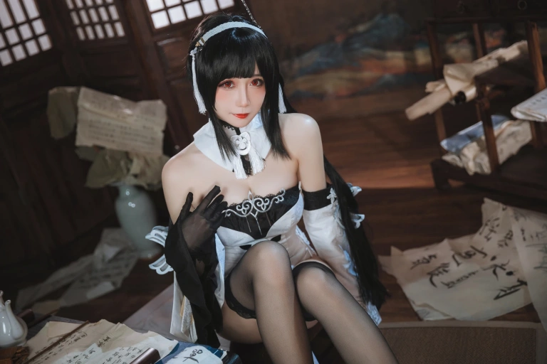 《碧蓝航线 鎮海 白黑礼服》｜焖焖碳 · 23张写真