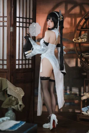 《碧蓝航线 鎮海 白黑礼服》｜焖焖碳 · 23张写真