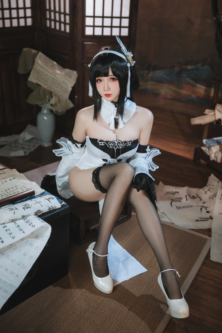 《碧蓝航线 鎮海 白黑礼服》｜焖焖碳 · 23张写真