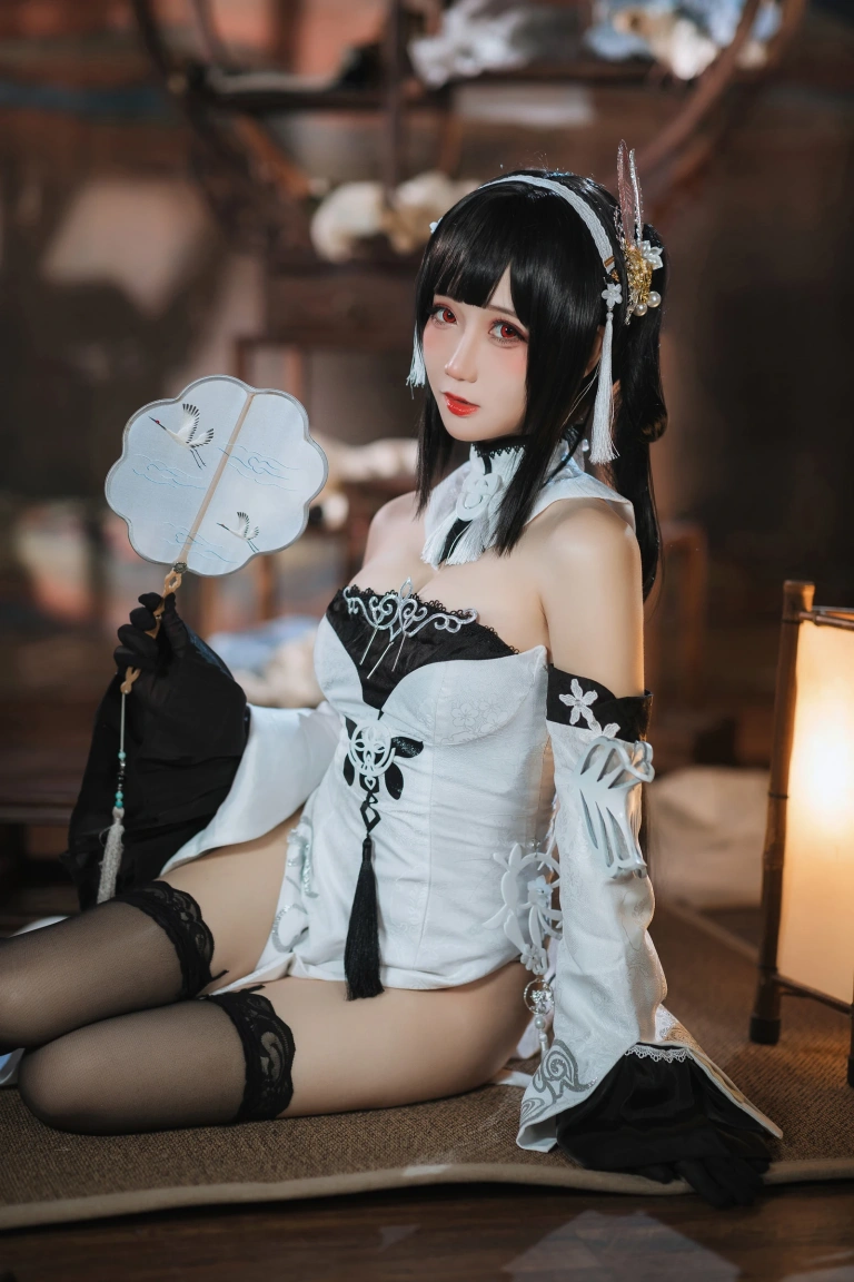 《碧蓝航线 鎮海 白黑礼服》｜焖焖碳 · 23张写真