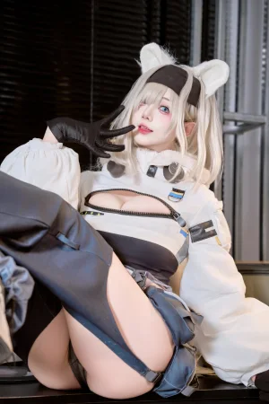 《明日方舟 极光》｜末夜 · 25张写真