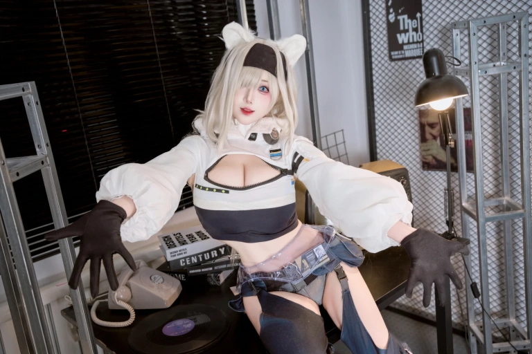 《明日方舟 极光》｜末夜 · 25张写真