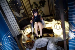 《小僵尸》｜是三不是世 · 50张写真