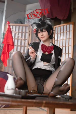 《蔚蓝档案 春日椿 导游》｜屿鱼 · 55张写真