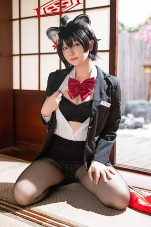《蔚蓝档案 春日椿 导游》｜屿鱼 · 55张写真