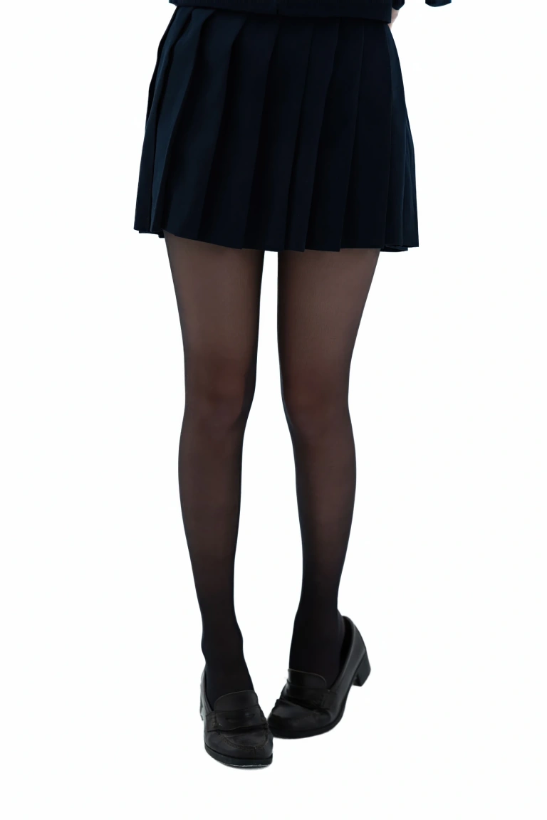 《後輩ちゃんの制服》｜清水凪 · 92张写真