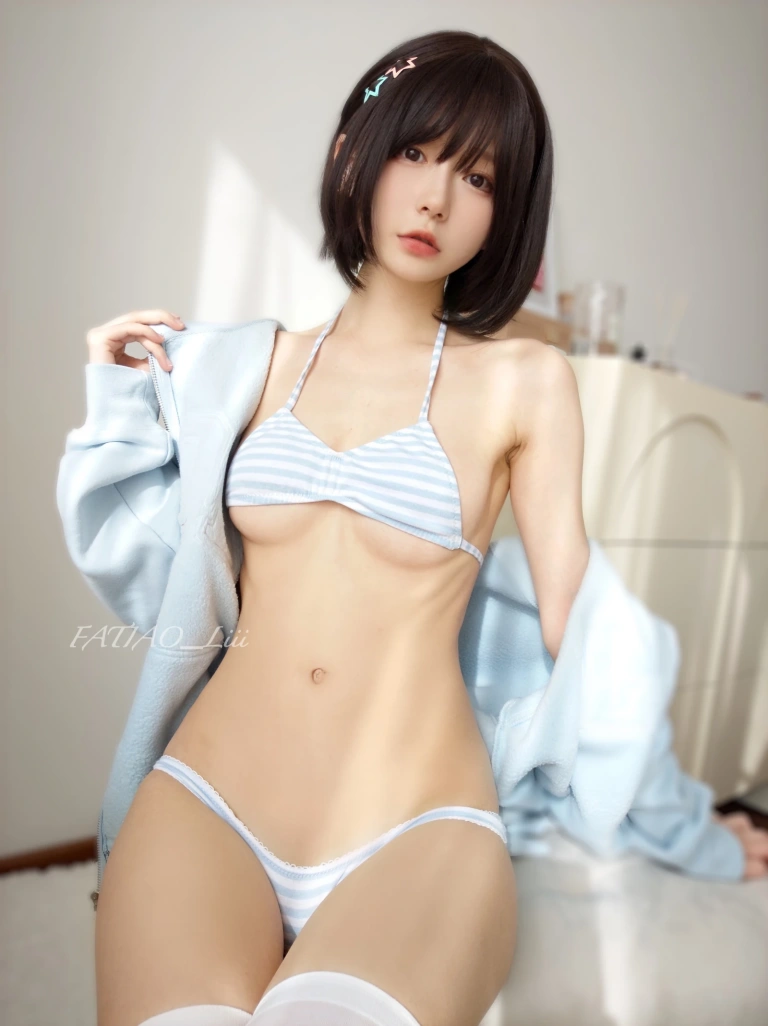 《Fantia 2022年12月会员合集（8期）》｜迷之呆梨 · 167张写真、6 个视频