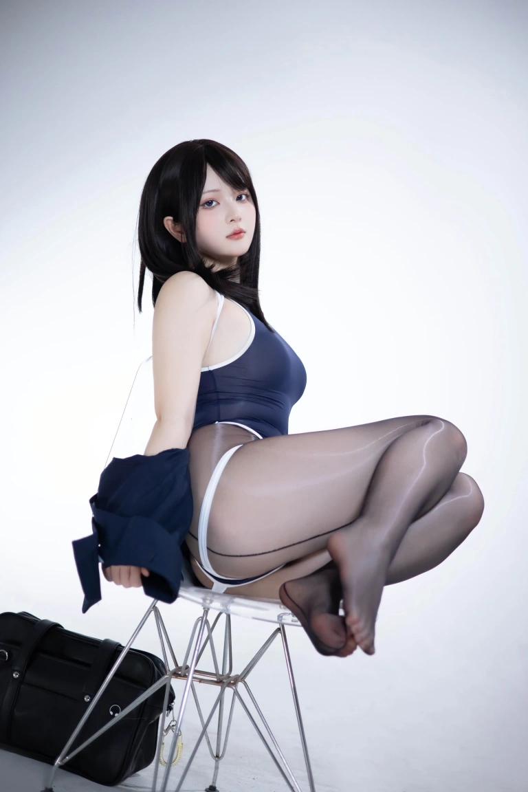 《竞泳》｜屿鱼 · 28张写真