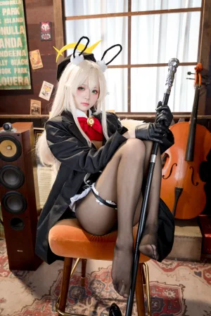 《蔚蓝档案 笑面教授兔女郎》｜九柒喵 · 36张写真