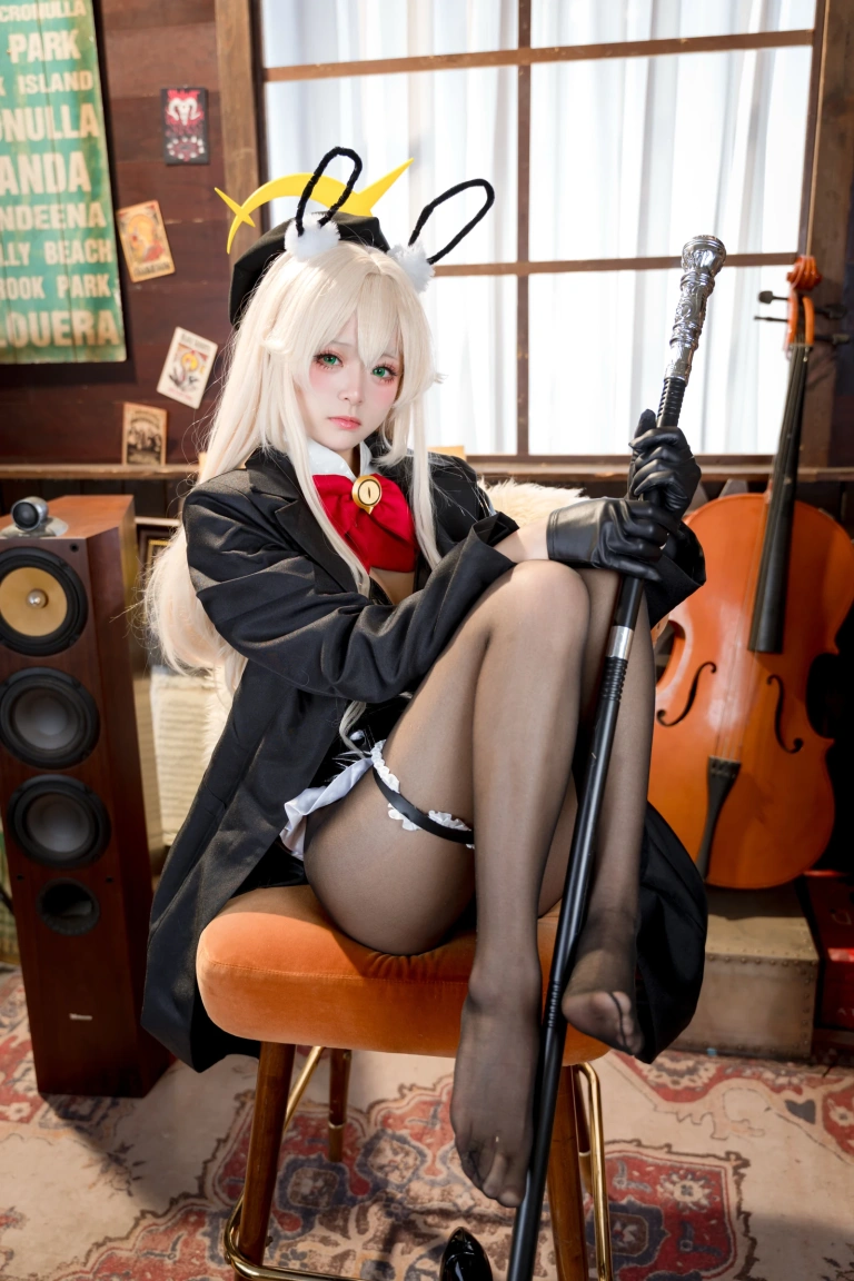 《蔚蓝档案 笑面教授兔女郎》｜九柒喵 · 36张写真
