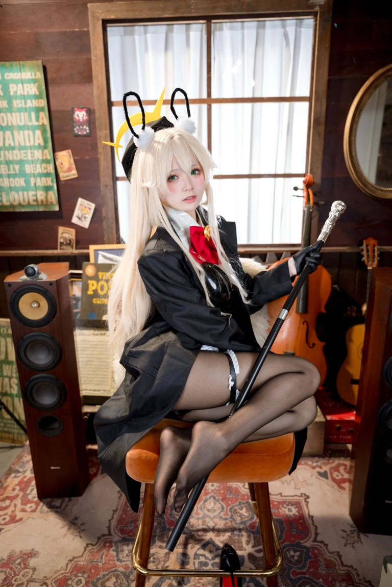 《蔚蓝档案 笑面教授兔女郎》｜九柒喵 · 36张写真