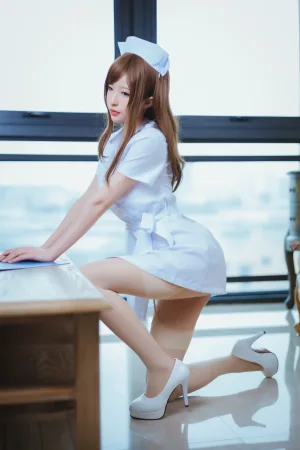 《家庭护士》｜清水由乃 · 77张写真