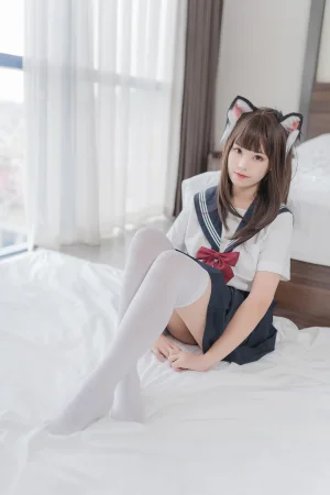 《猫耳JK》｜蜜汁猫裘 · 40张写真