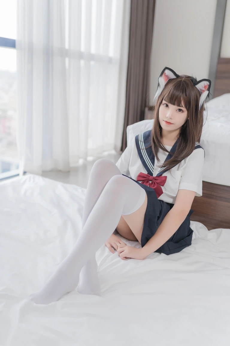 《猫耳JK》｜蜜汁猫裘 · 40张写真
