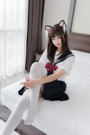 《猫耳JK》｜蜜汁猫裘 · 40张写真