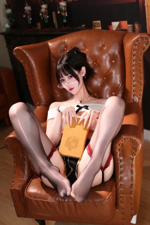 《甜系OL》｜羽生三未 · 32张写真