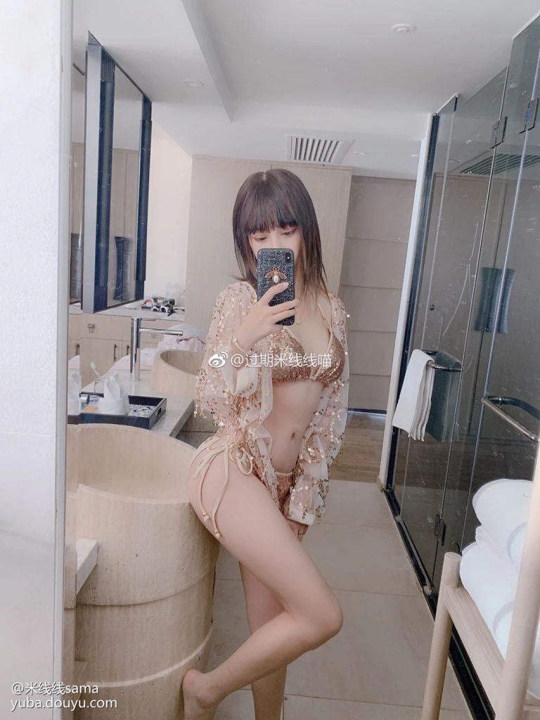 《米线鱼吧》｜过期米线线喵 · 16张写真